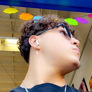 Meet your Posher, Aiden